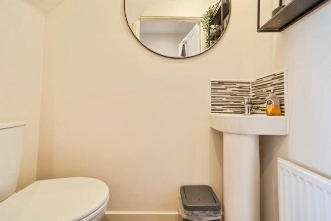 2 bed Semi-Detached for sale Image 7