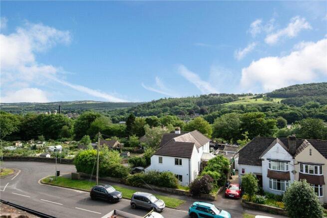 5 bed Semi-Detached for sale Image 12