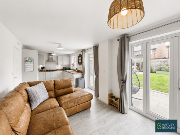 4 bed Detached for sale Image 9