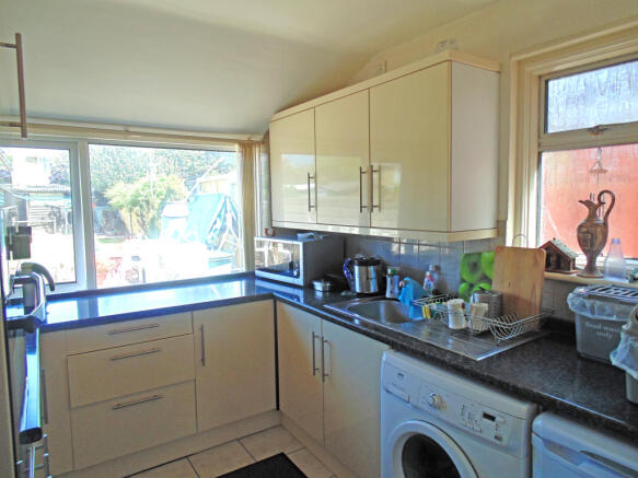 Well Fitted Kitchen