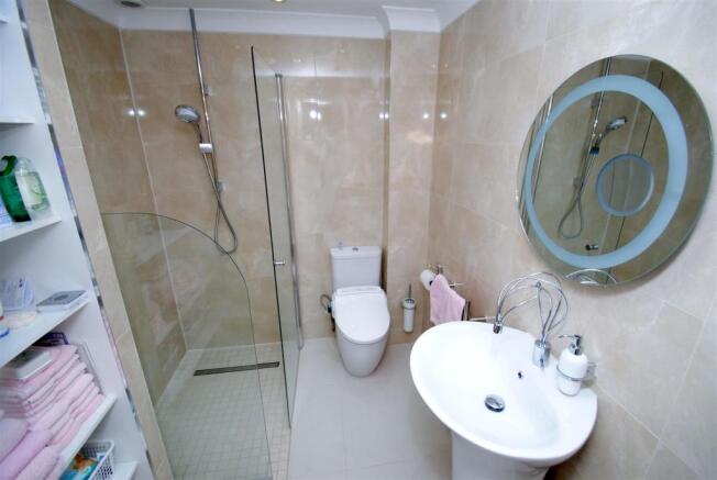 Family Shower Room