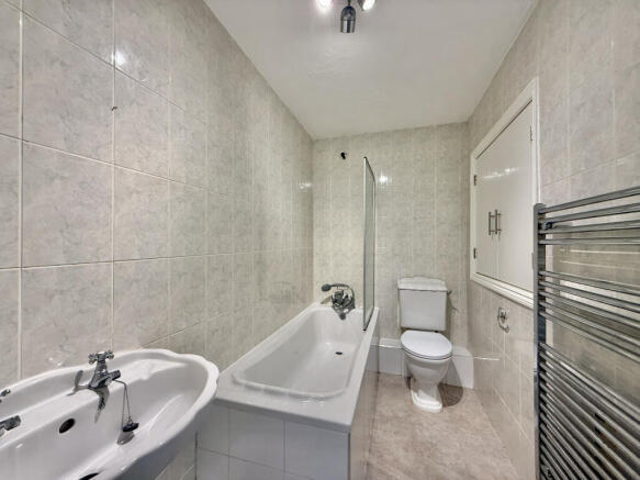 2 bed Town House to rent Image 9