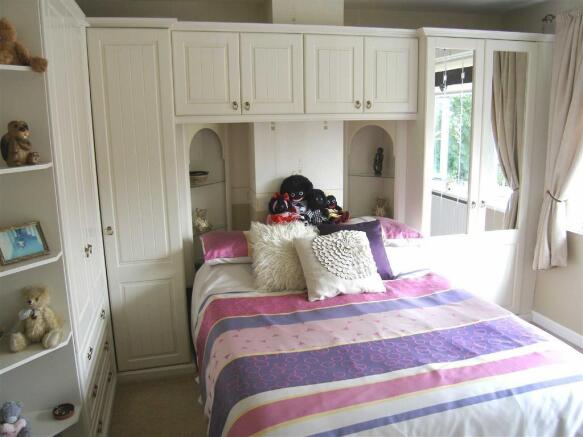 BEDROOM 1: