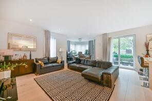 Flat 27, 39 Aura House, Melliss Avenue, Richmond TW9 4BX