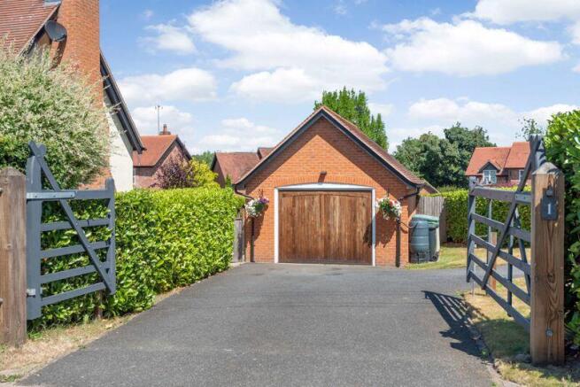 Garage & Driveway