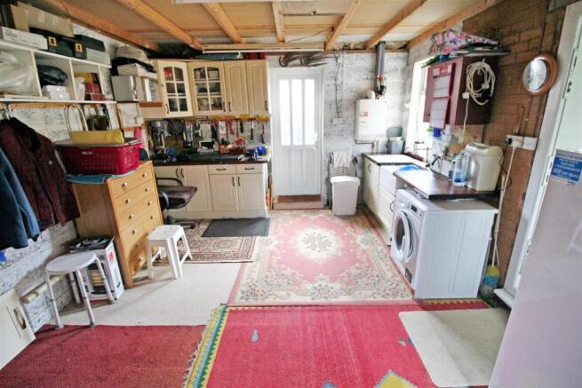 Garage / Utility Room