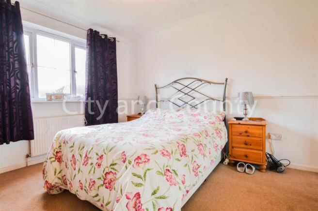 bed 1.jpg