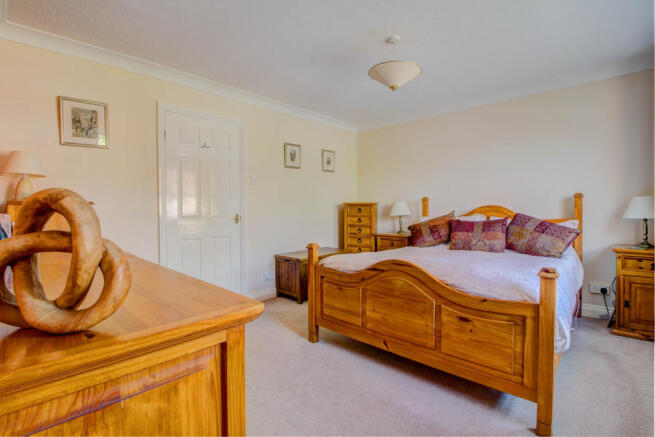 Master Bedroom (1)