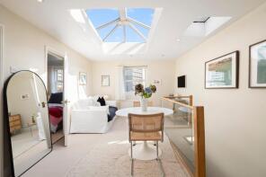 Basement Flat, 19, Sutherland Avenue, London W9 2HE
