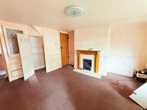 Smallshaw Lane, Ashton-Under-Lyne photo 4