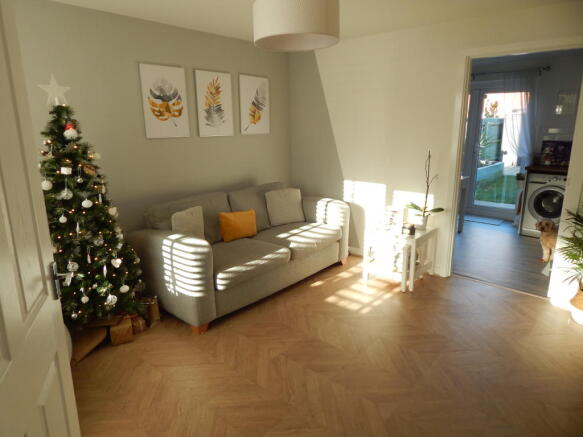lounge1.JPG