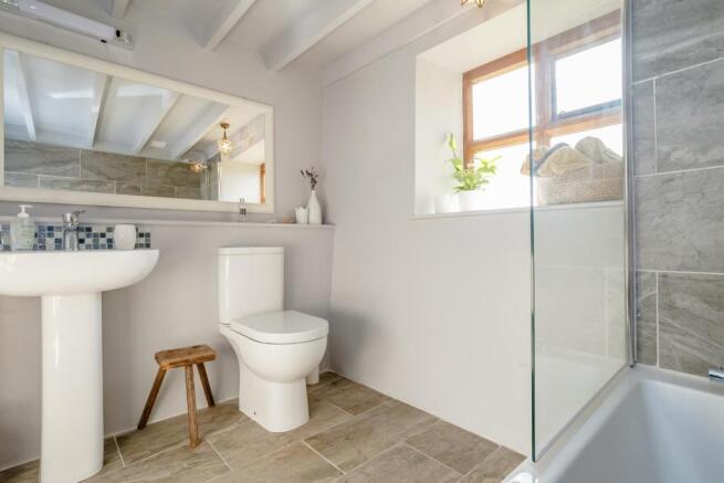 8366278-interior15.jpg