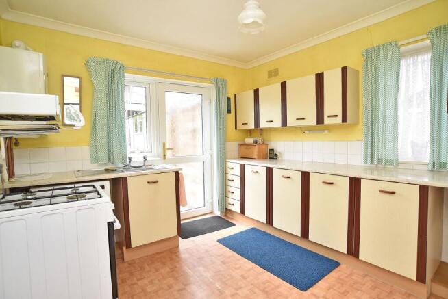 2 bed Semi-Detached Bungalow for sale Image 4
