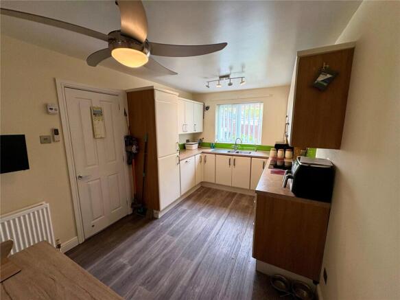 3 bed Semi-Detached for sale Image 5