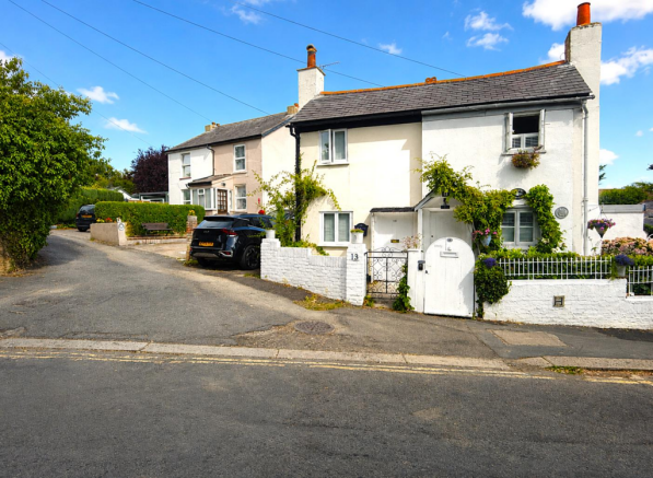 13 Middle Hill