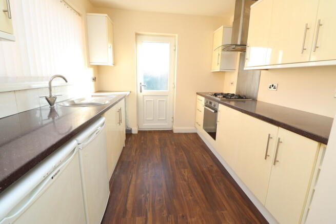 3 bed Detached to rent Image 4