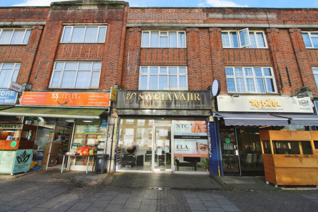 Freehold Commercial & Four Bedroom 1st Floor Flat