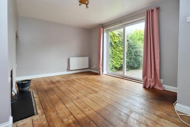 Living room (2)