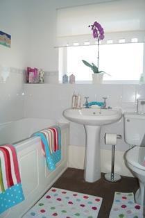 Bath-rm.JPG