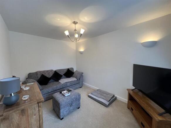 Living_Room_(2).jpg