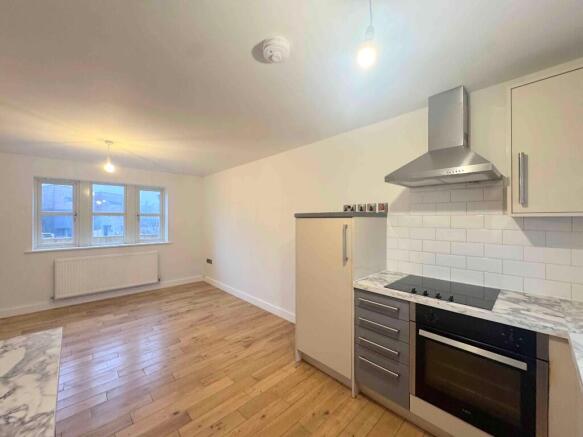 2 bed Apartment for sale Image 8