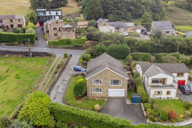 3 bed Detached for sale in barkisland