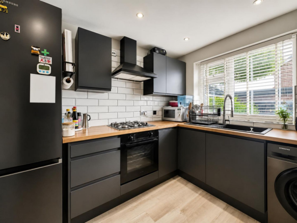 Glenside Drive, Wilmslow, SK9 photo 4