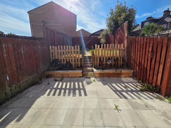 3 bed Terraced for sale Image 12