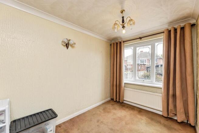 3 bed Semi-Detached for sale Image 8