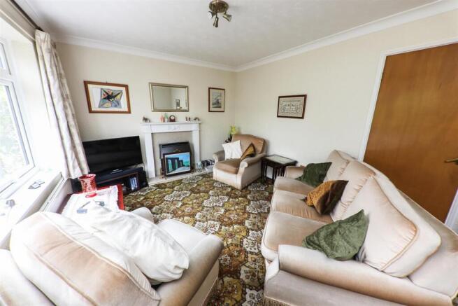 4 bed Detached for sale Image 4