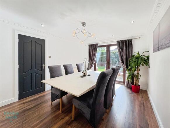 4 bed Detached for sale Image 5