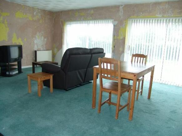 LOUNGE/DINER
