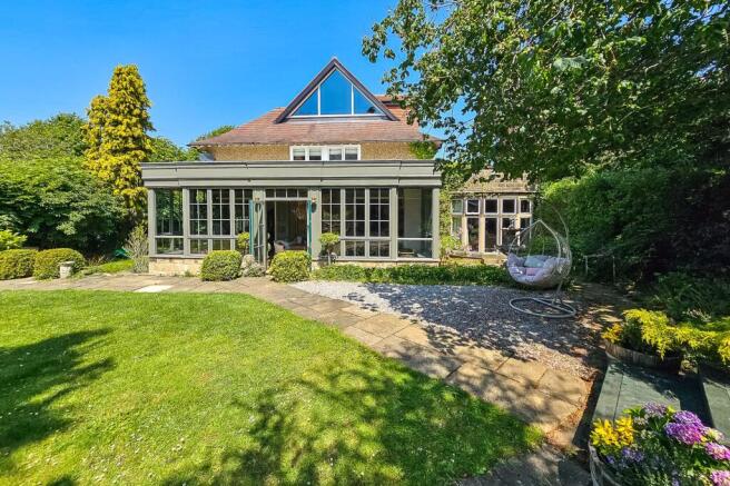4 bed Detached for sale Image 12
