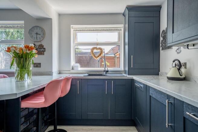 4 bed Detached for sale Image 5