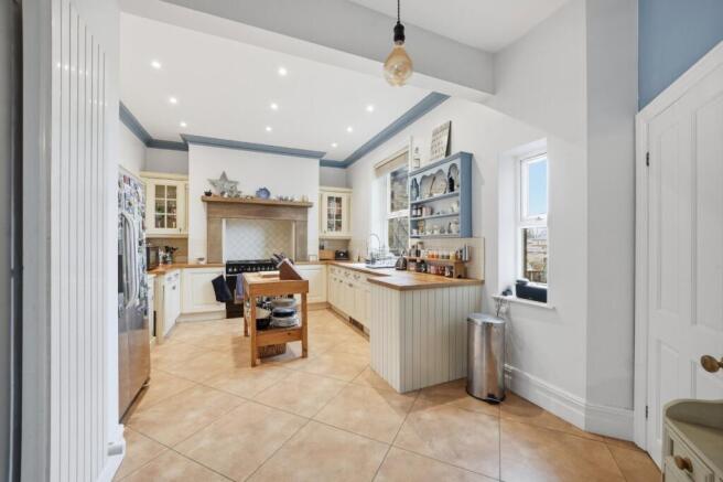 6 bed Terraced for sale Image 7