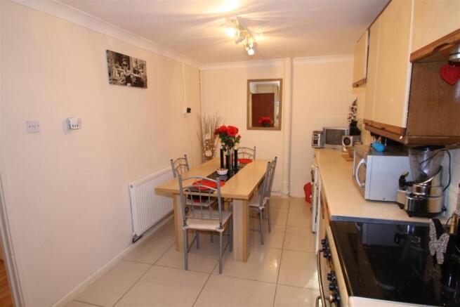7 Gairloch Ave dinin