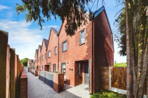 1, Boss Close, Hornchurch RM12 4FY