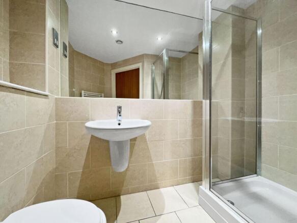 1 bed Apartment to rent Image 5
