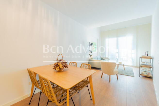 Maravilloso-duplex-de-obra-nueva-con-patio-en-G...