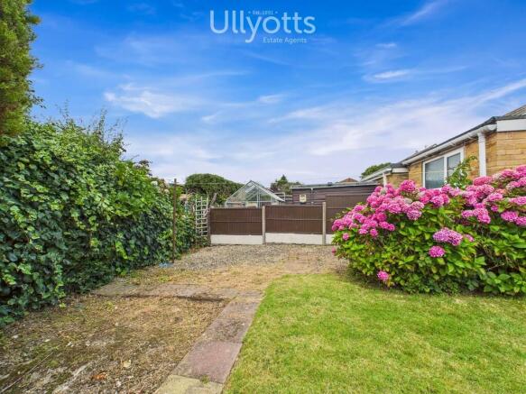 3 bed Semi-Detached to rent Image 12