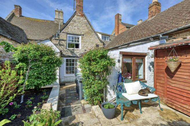 9-2 St Osyths Lane O