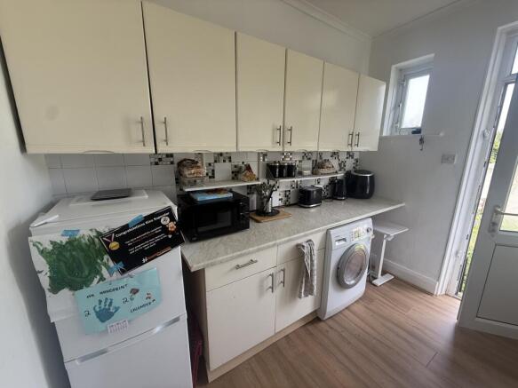 2 bed Bungalow to rent Image 4