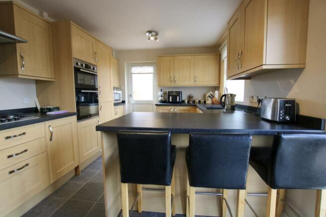 Kitchen / Breakfast Room