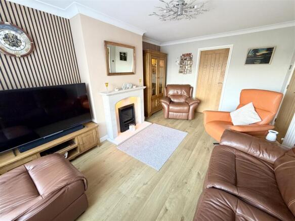 Summerhouse Road, Wroughton, Swindon photo 4