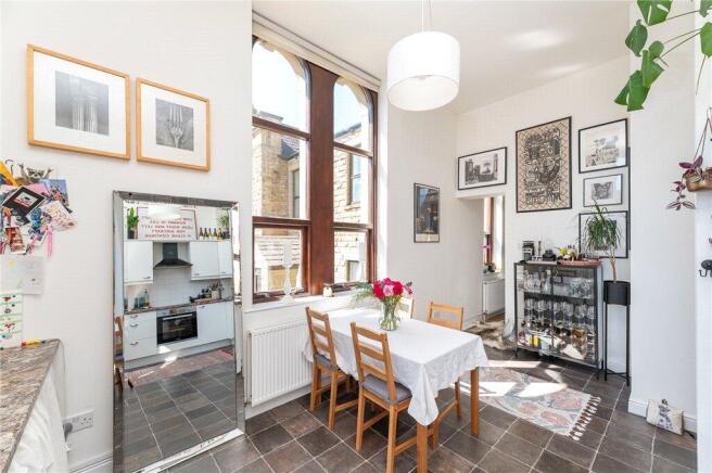 2 bed Apartment for sale Image 9