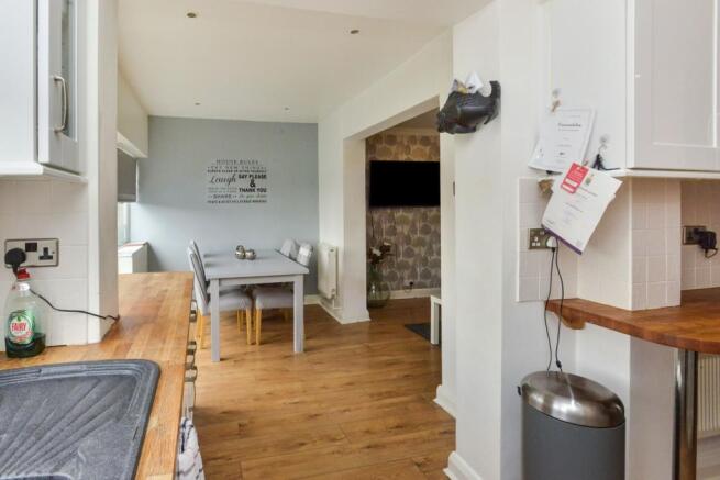 Kitchen/Dining area
