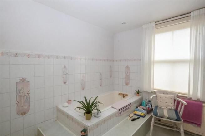 4 bed End of Terrace for sale Image 9