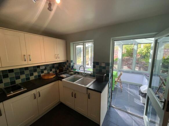 kitchen 1.jpg