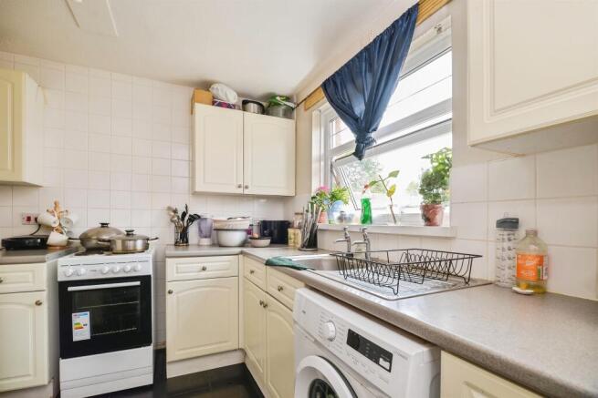 3 bed Terraced for sale Image 4