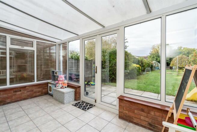 137 Danson Lane-4_lo.jpg